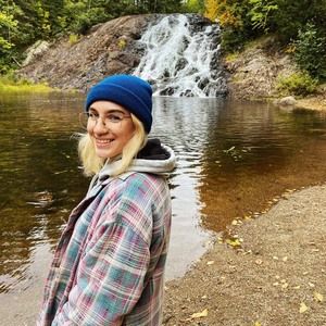 Meet your Posher, Laurie
